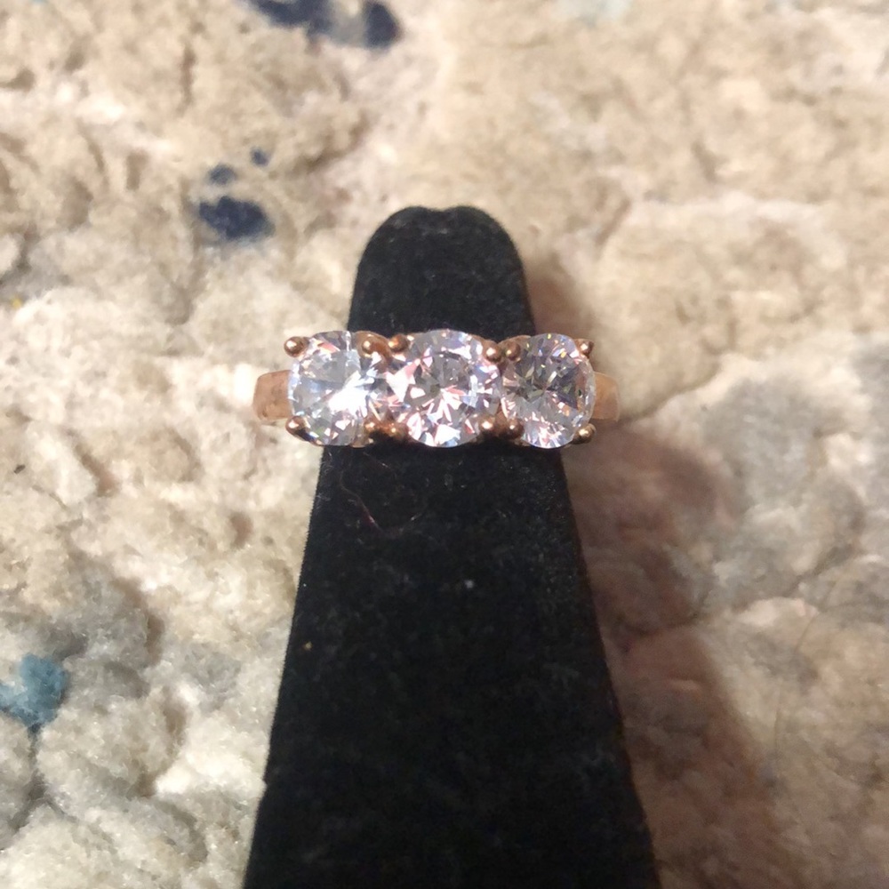 Rose Gold White topaz 3 Stone ♡ Setting Ring